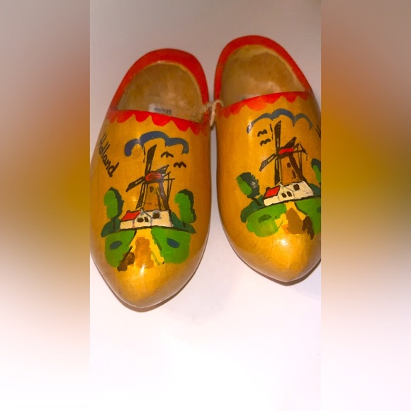 Kids Wooden Dutch Clogs Shoes Hand Carved Painted "Holland" - Picture 2 of 5